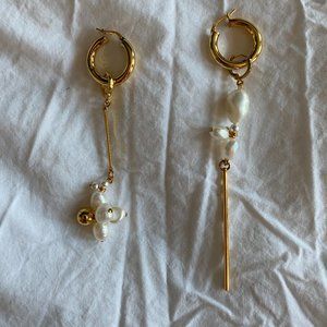 Mounser Asymmetrical earrings